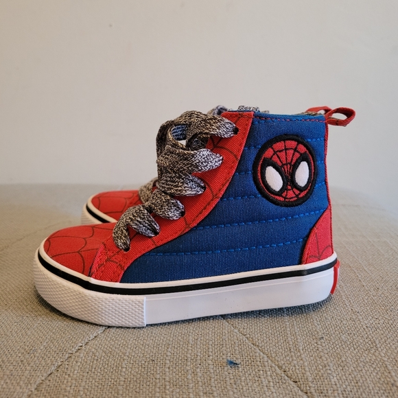 Size 6 toddler spiderman hightops - Picture 1 of 5